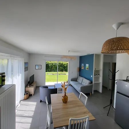 Les Mondaines - Les Hirondelles Favières