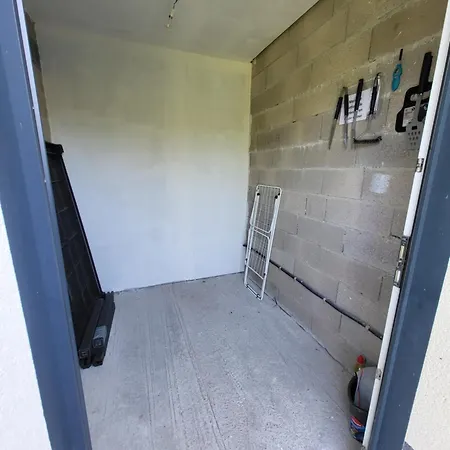 Les Mondaines - Les Hirondelles * Favières